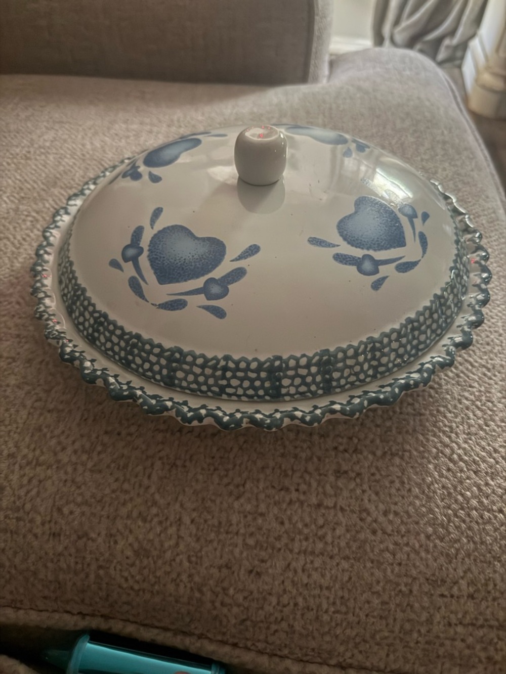 ABC Distributing Inc White Ceramic Covered Pie Dish with Blue Heart Motif